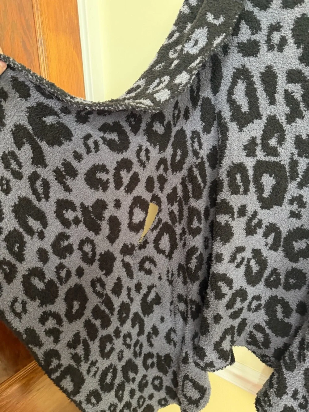 Walmart Cozy Black & Gray Leopard Print Fuzzy Shawl Cardigan One Size Comfy